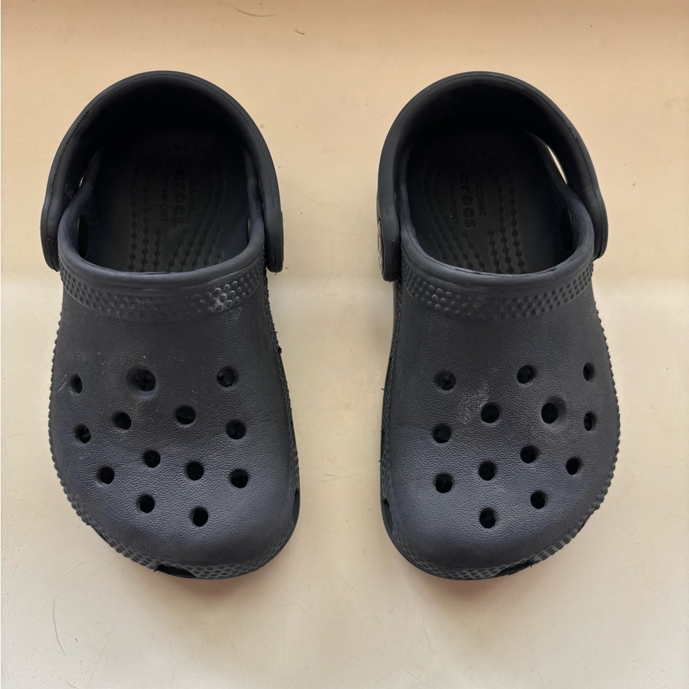 Crocs toddler size 7